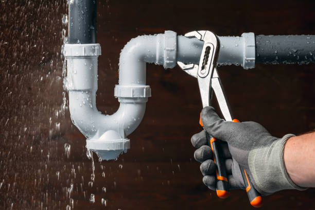 Professional Plumbing technician working in Mansfield, TX